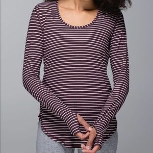 Size 6 Lululemon yogini long sleeve